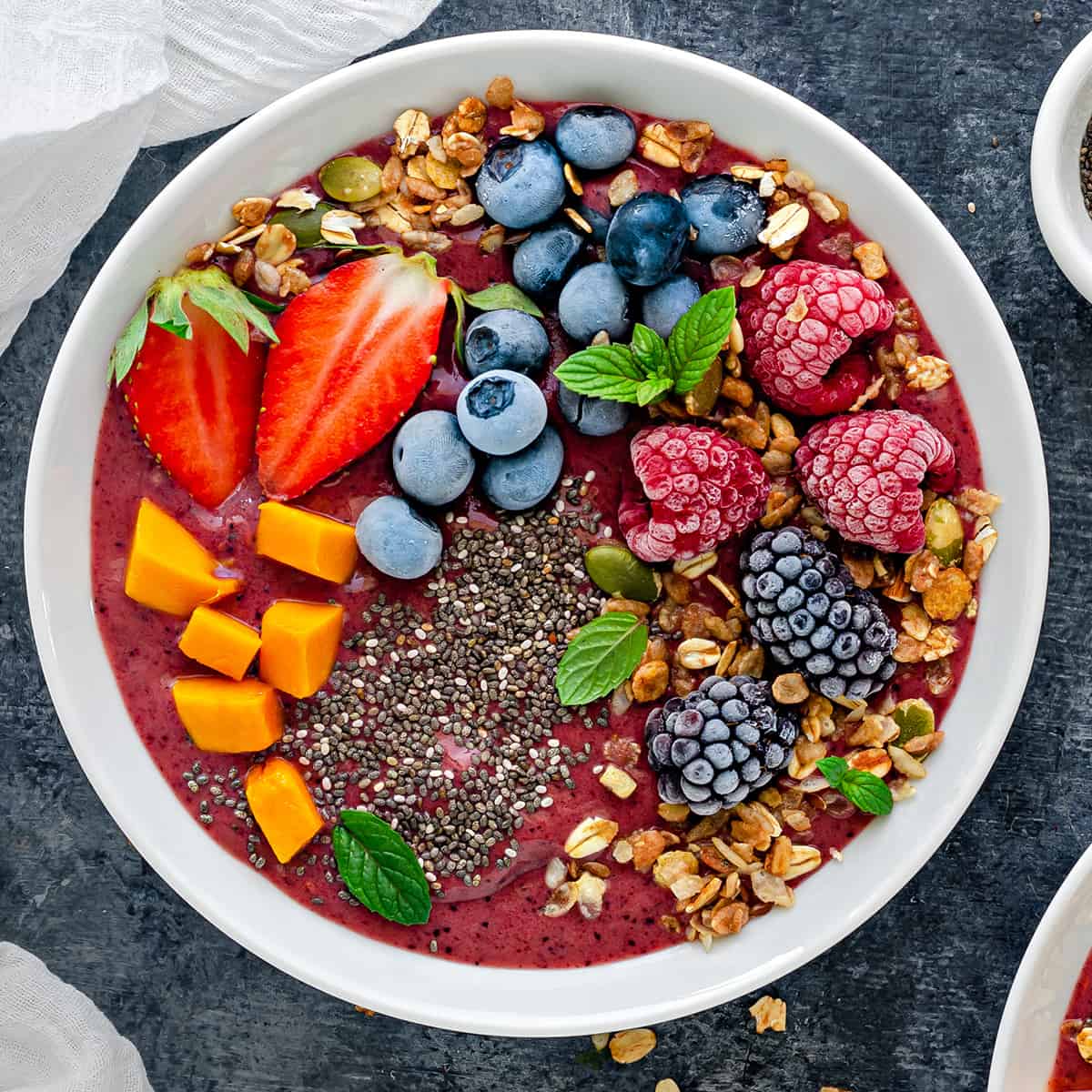 Tropical Smoothie Bowl